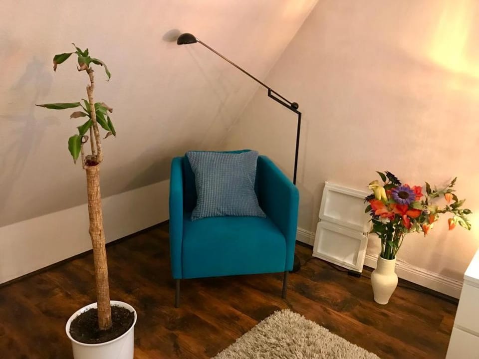 Seating area, Bedroom