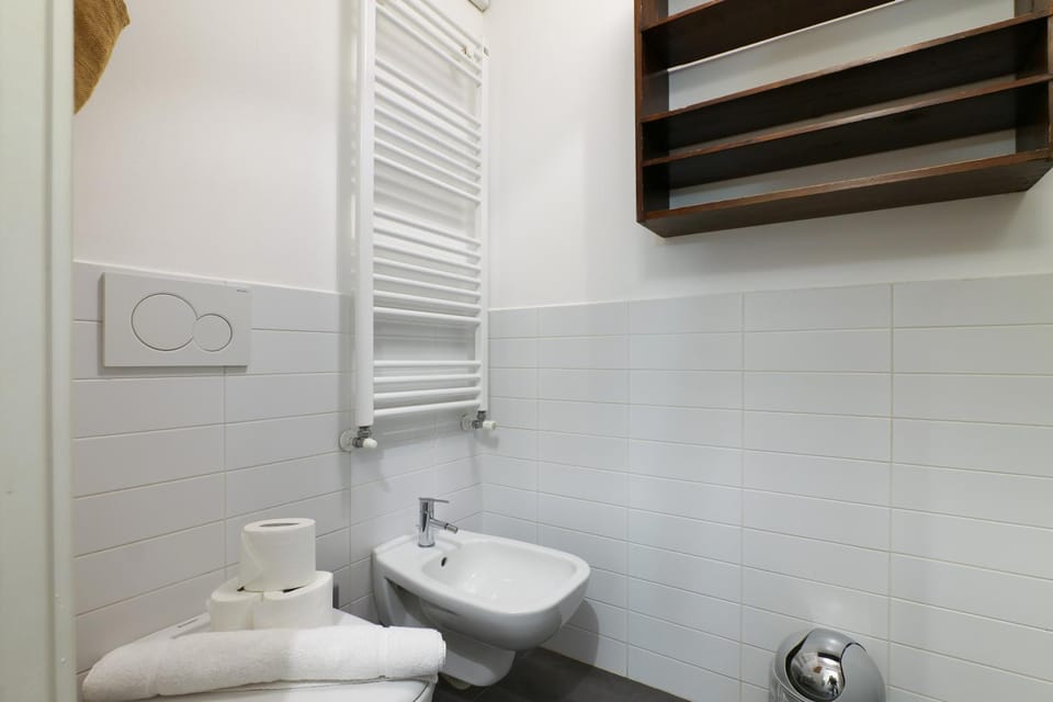 Toilet, Bathroom, bidet, towels