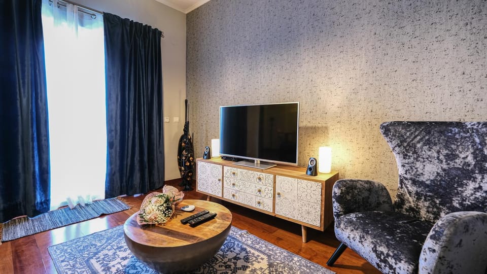 Communal lounge/ TV room, TV and multimedia, Living room, Seating area
