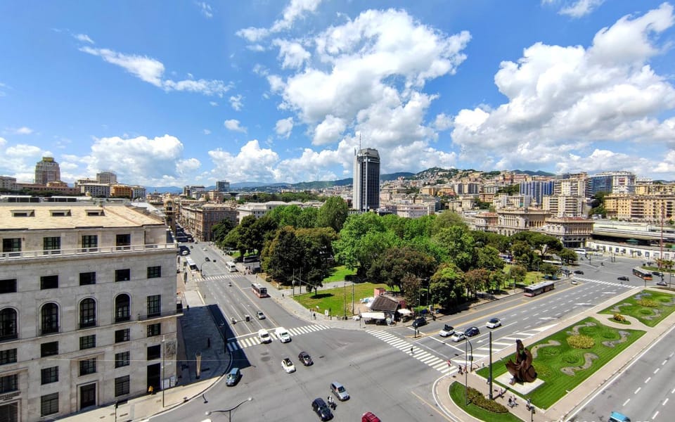 View (from property/room), City view, Landmark view, Street view