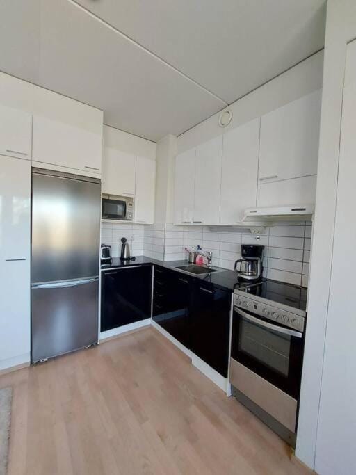Kotimaailma - Valoisa kalustettu yksiö Espoossa Apartment in Uusimaa