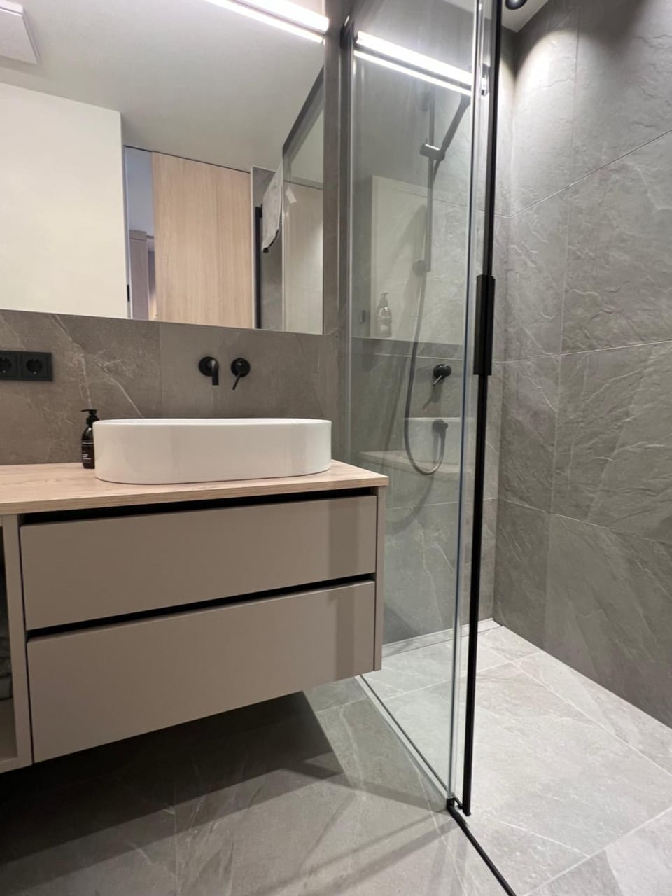 Shower, Bathroom