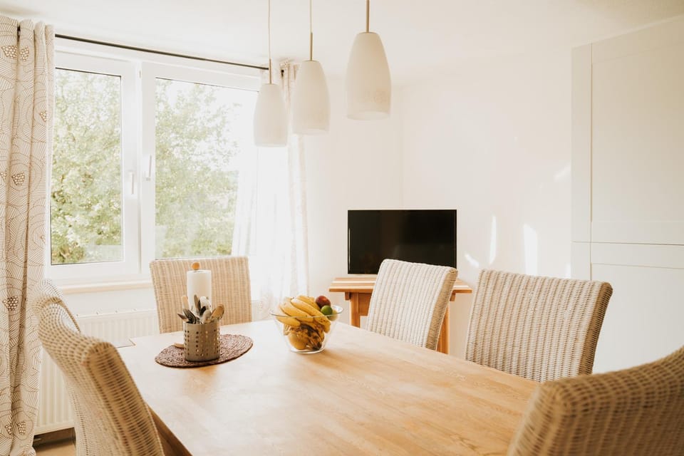 TV and multimedia, Dining area