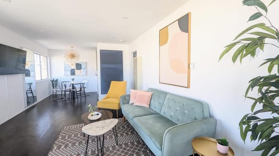 Ocean View 1 Bedroom Manhattan Beach Apartment in Manhattan Beach