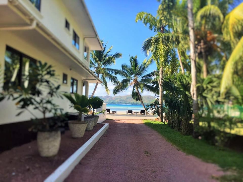 Facade/entrance, Beach, Garden view, Mountain view, Sea view