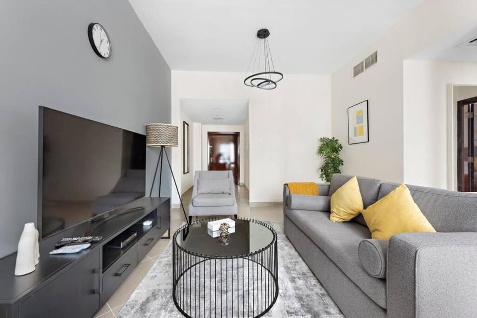 StoneTree - Furnished 1BR with Modern Design Apartment in Dubai