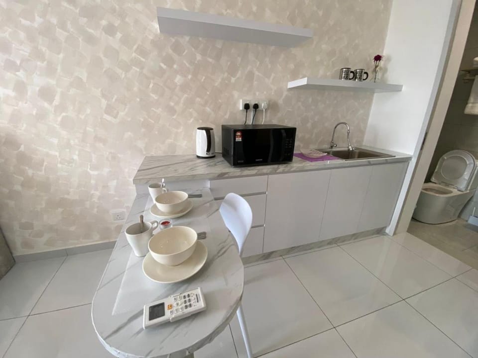 Sky Trees Nflix Make Up Table with Pool & Facilities Apartment in Johor Bahru