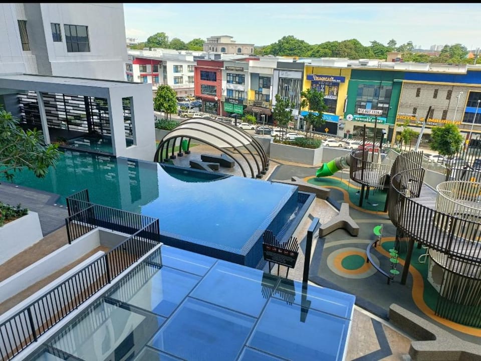 Sky Trees Nflix Make Up Table with Pool & Facilities Apartment in Johor Bahru