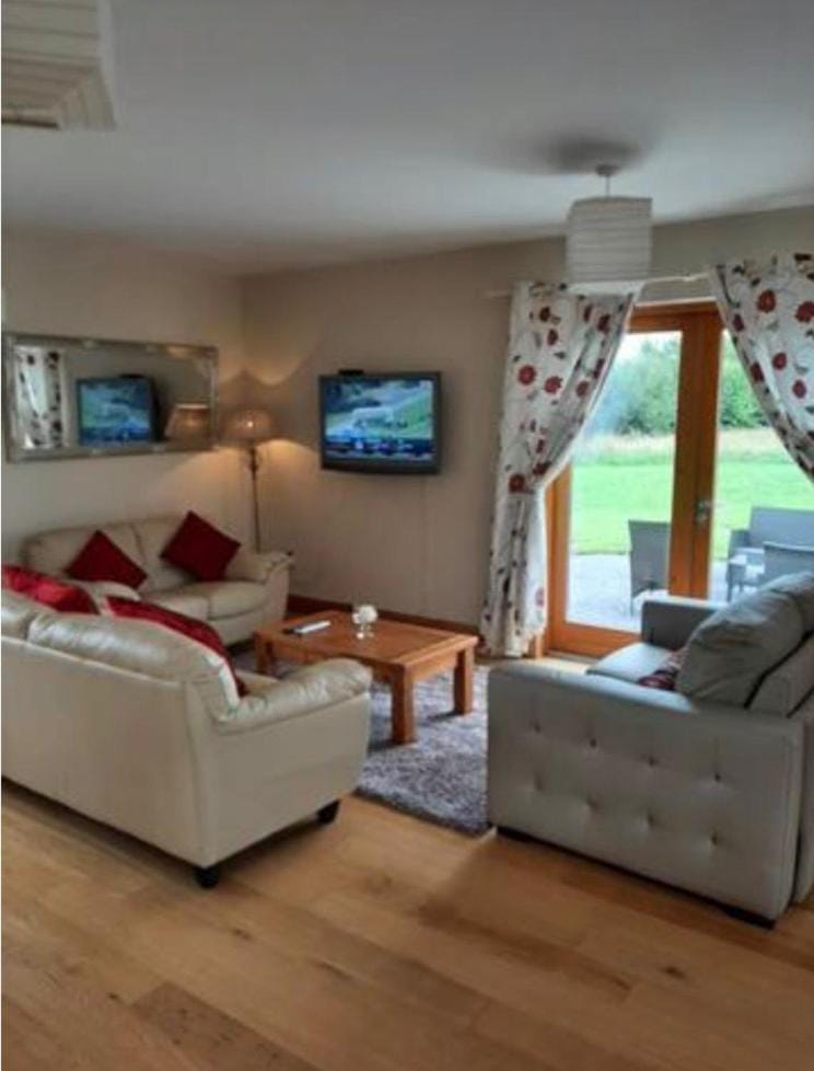 Bed, Living room
