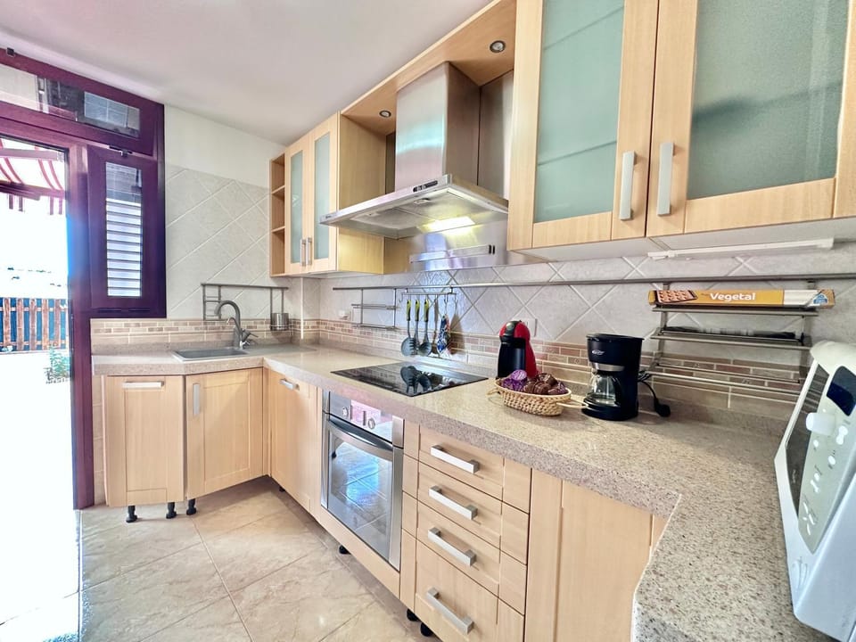 Coffee/tea facilities, Kitchen or kitchenette, minibar, pet friendly, stove, toaster