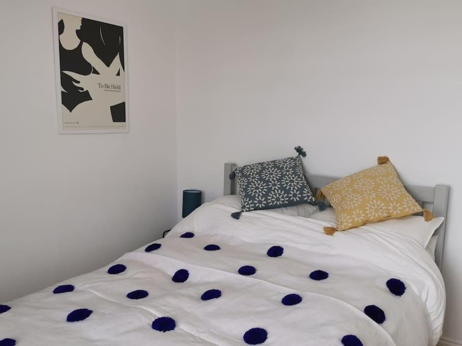 Relax and enjoy the sea view Margate Apartment in Margate