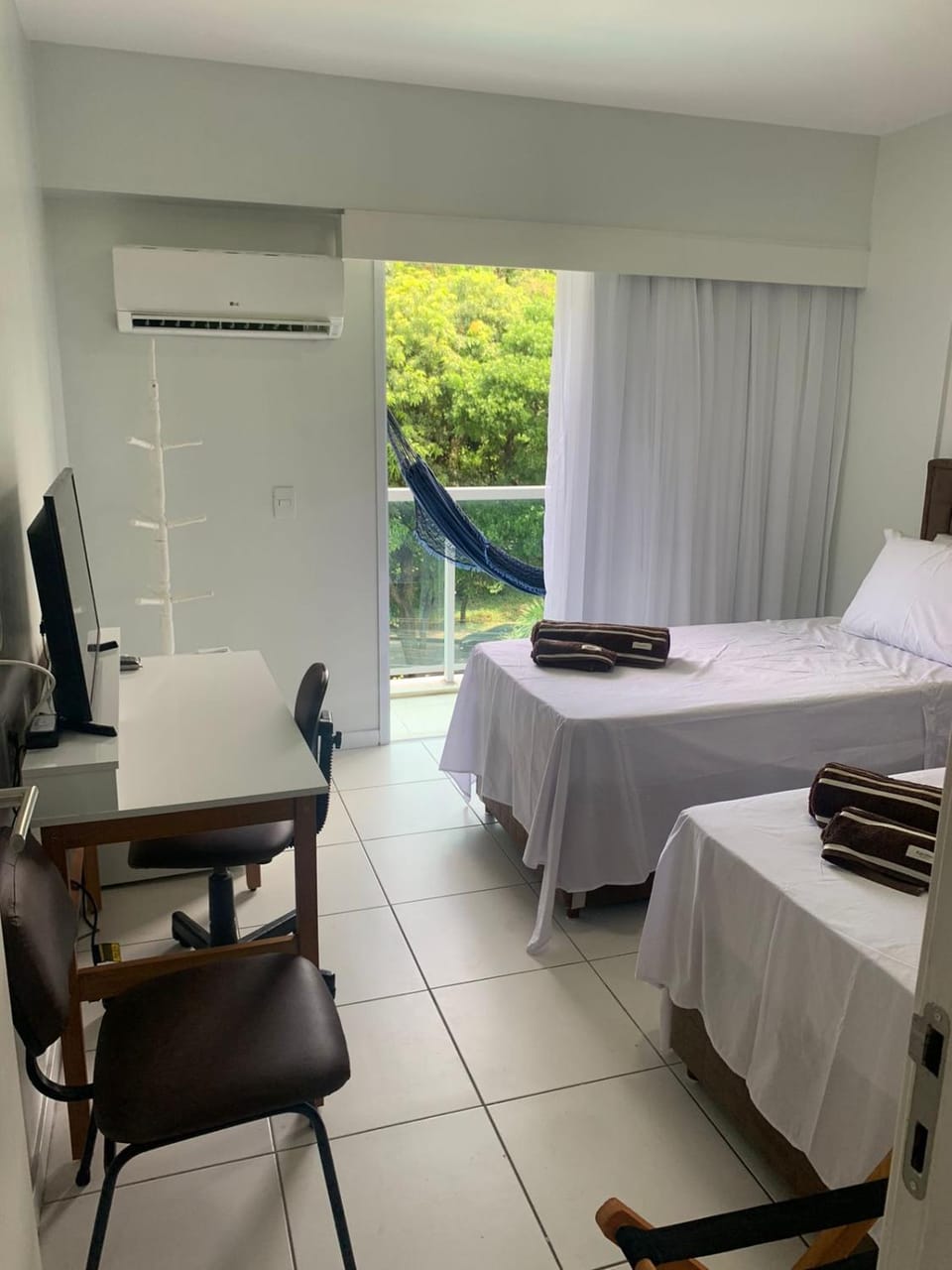 TV and multimedia, Balcony/Terrace, Photo of the whole room, hair dresser, air conditioner