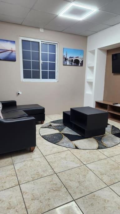TV and multimedia, Living room, Evening entertainment