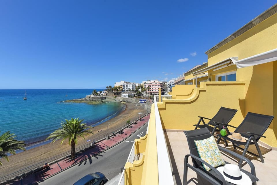 View (from property/room), Balcony/Terrace, Sea view, sunbed