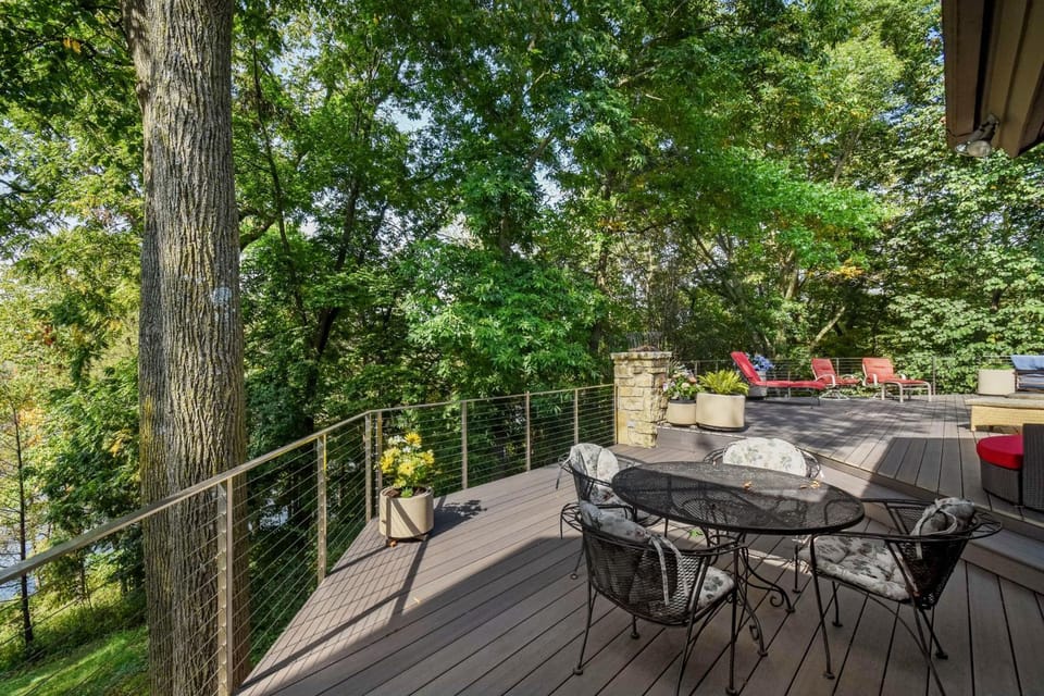 Galena Getaway w/ Hot Tub, Home Theater & More! House in Iowa