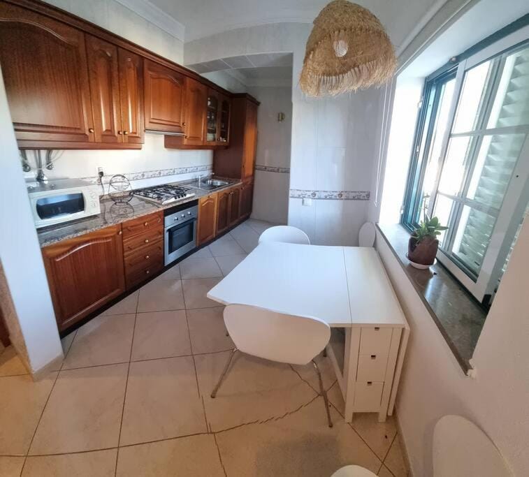 Kitchen or kitchenette, Dining area, dishwasher, minibar, stove