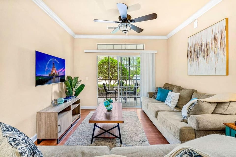TV and multimedia, Living room, Seating area, Evening entertainment, fireplace