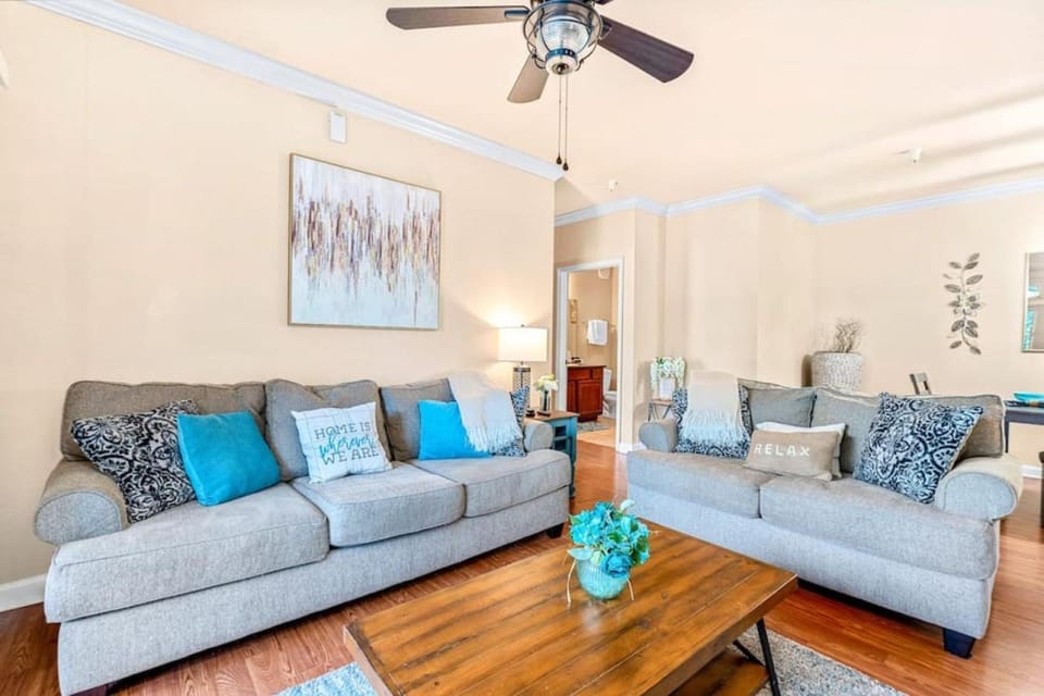 Living room, Seating area, fireplace