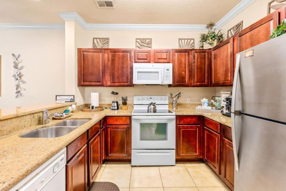 Kitchen or kitchenette, dishwasher, minibar, pet friendly, stove, toaster