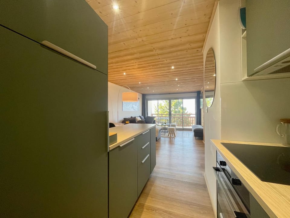 dishwasher, oven, kitchen