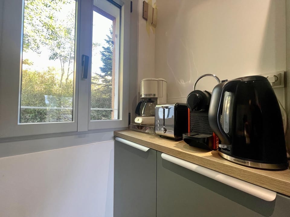 Coffee/tea facilities, kitchen