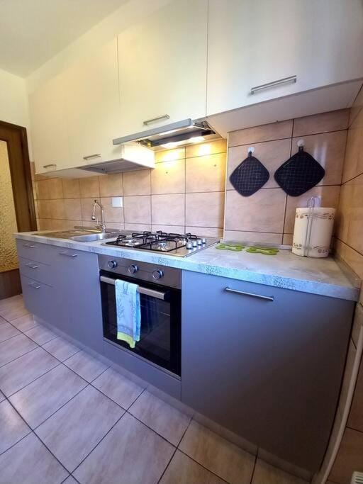 Kitchen or kitchenette, pet friendly, stove