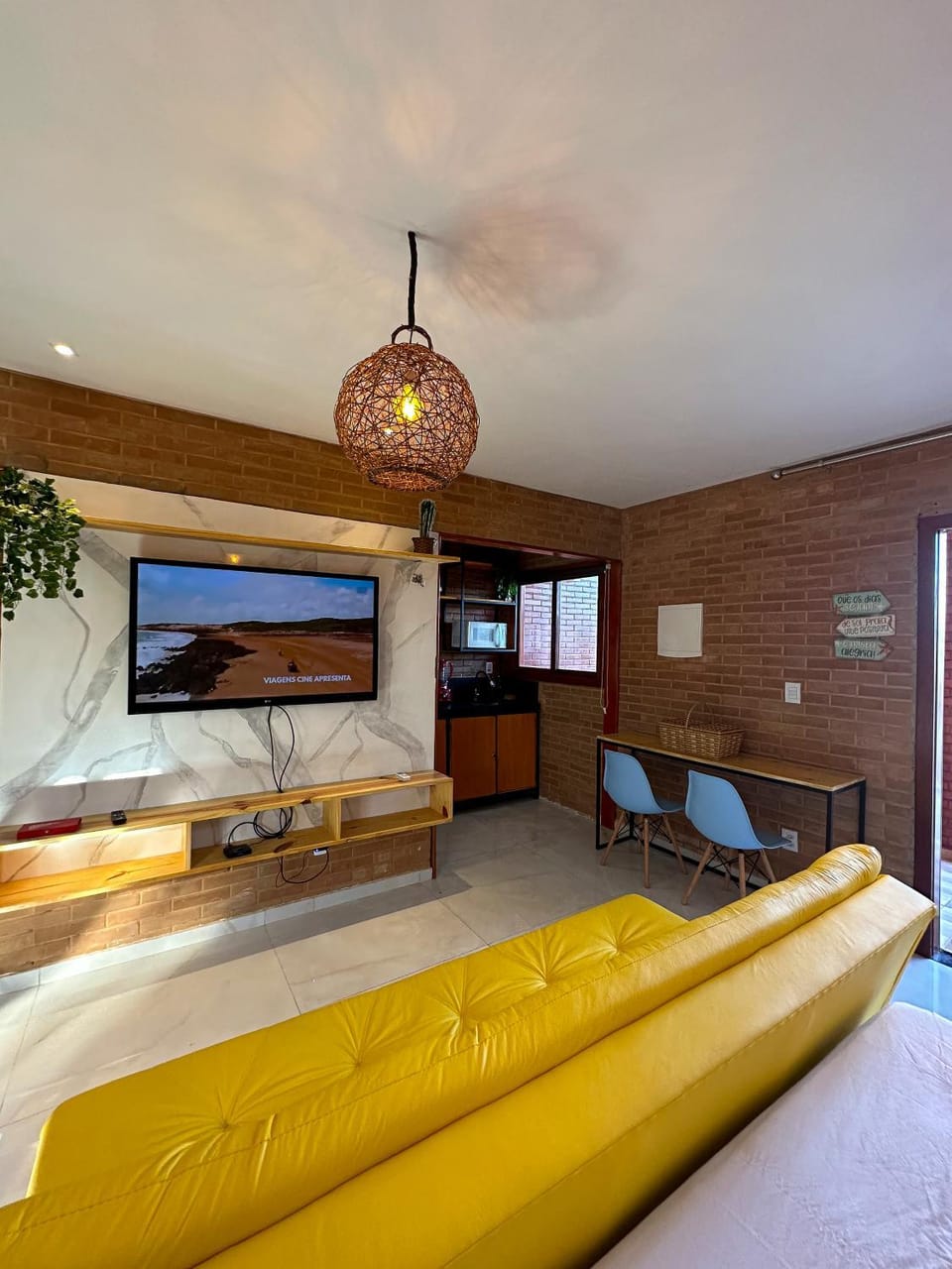 Communal lounge/ TV room, Bed, TV and multimedia, Bedroom
