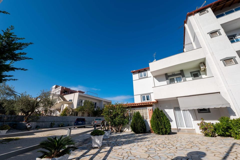 Property building, Day, Street view