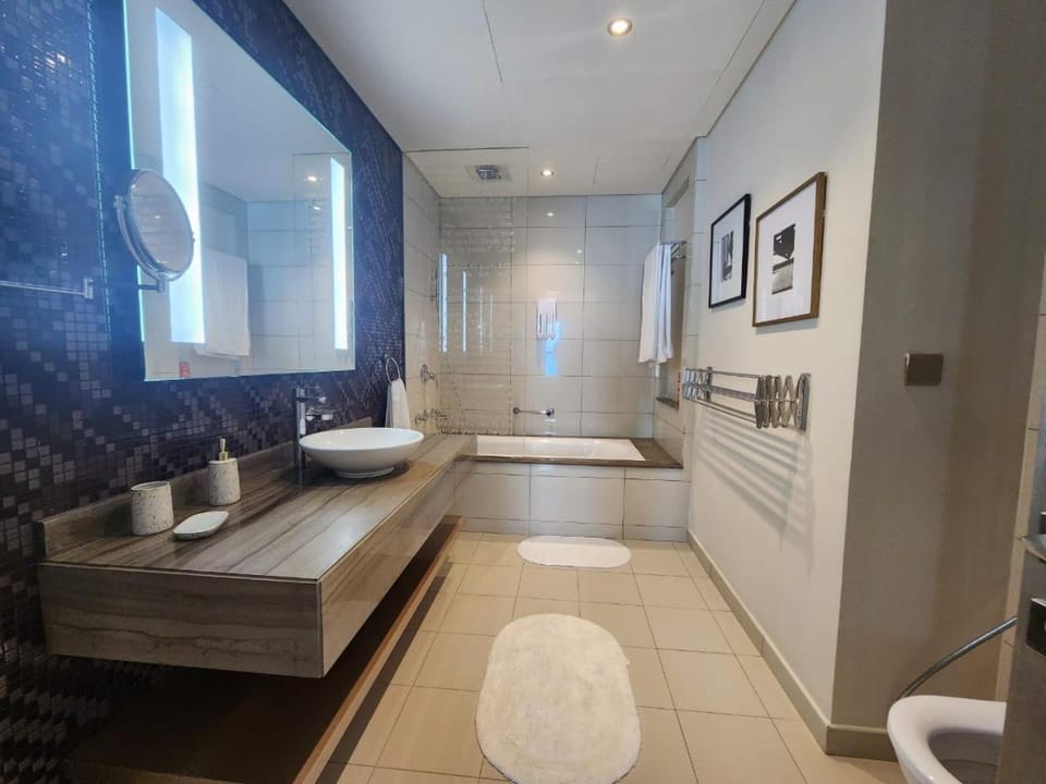 ROYAL APARTMENTS By Damac Paramount Towers B Burj Khalifa Views Apartment in Dubai