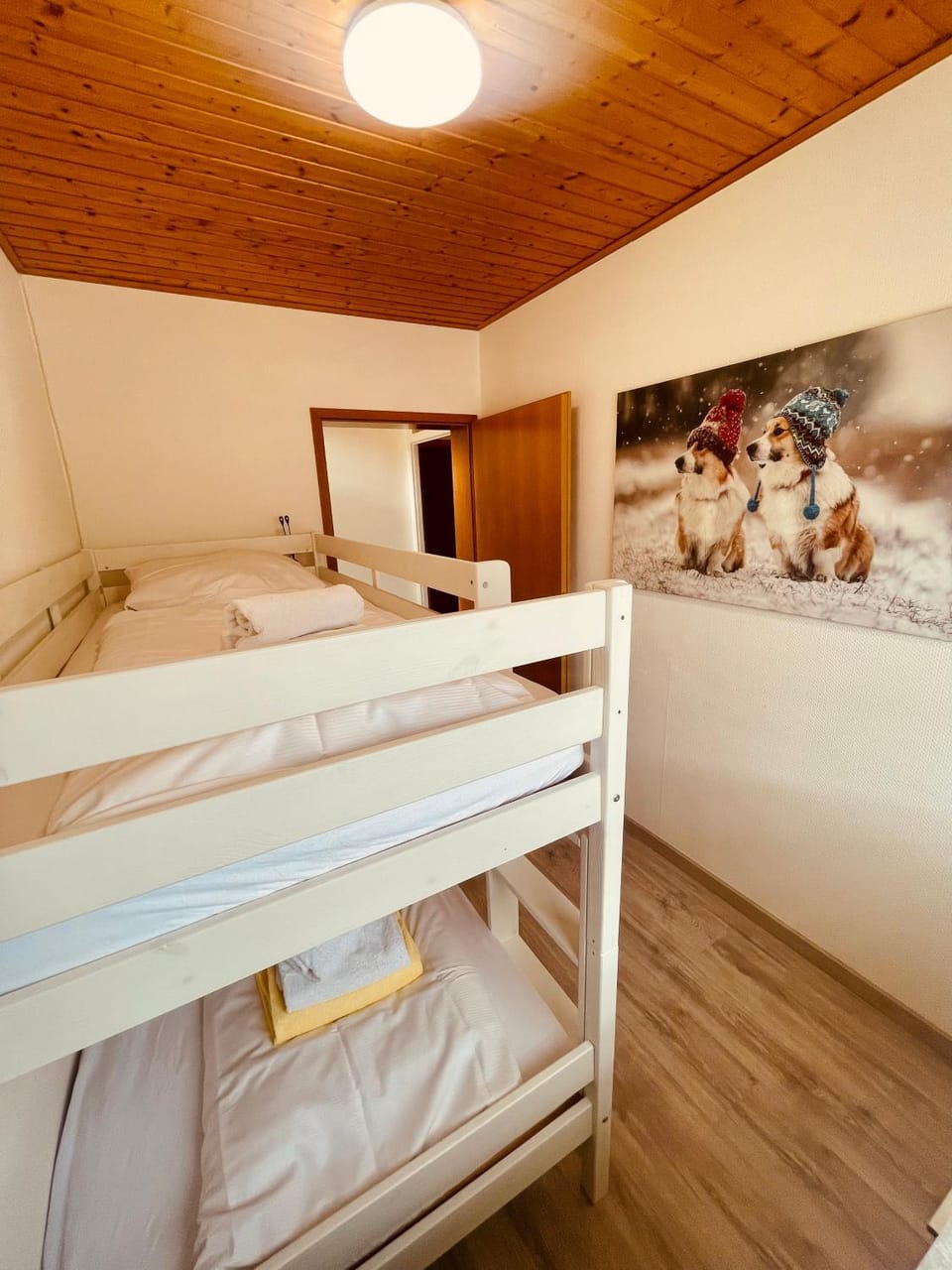 Bedroom, bunk bed