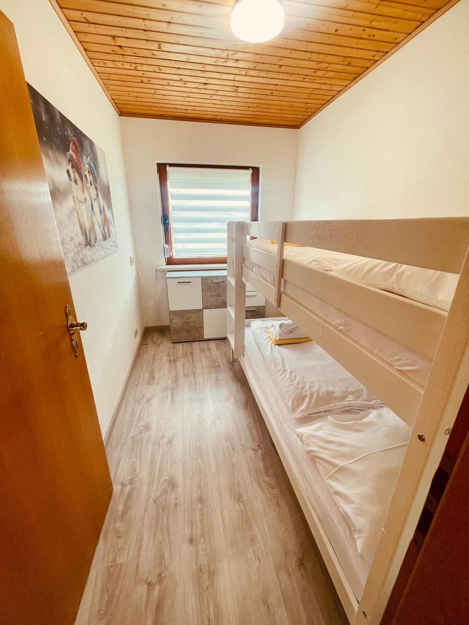 Bedroom, bunk bed