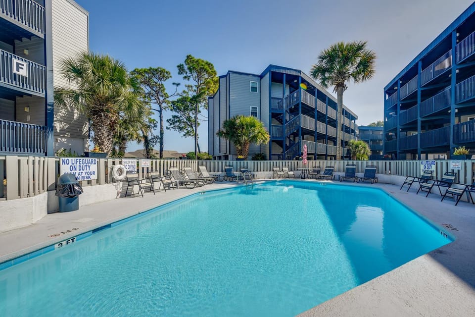 North Myrtle Beach Oasis w/ Community Pool! House in North Myrtle Beach
