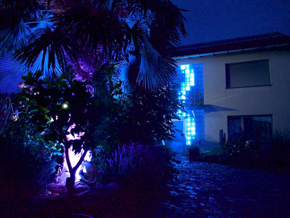 Property building, Garden, Parking