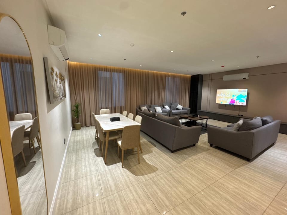 Living room, Seating area, Food