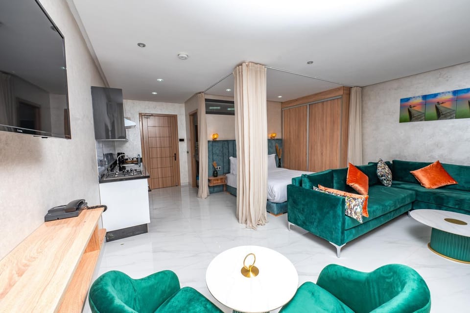 TV and multimedia, Living room, Seating area, Dining area, Evening entertainment, wardrobe