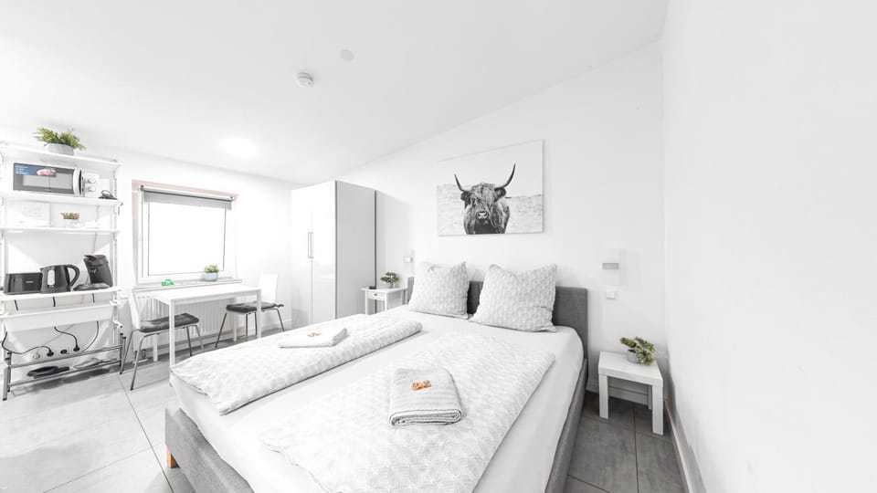 Bed, Photo of the whole room