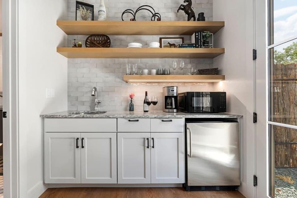 Kitchen or kitchenette, kitchen