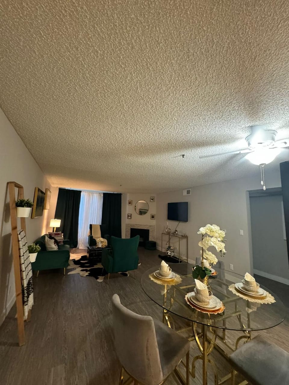 Hollywood Apartments Mario & No Themed With Pool FREE parking and WIFI Apartment in Hollywood