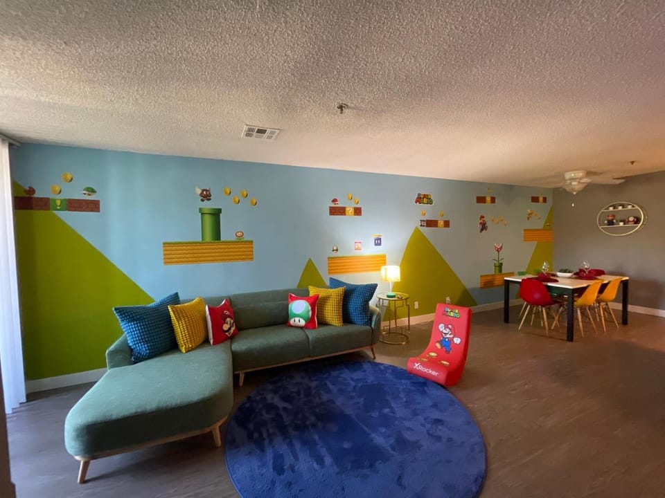 Living room, Seating area