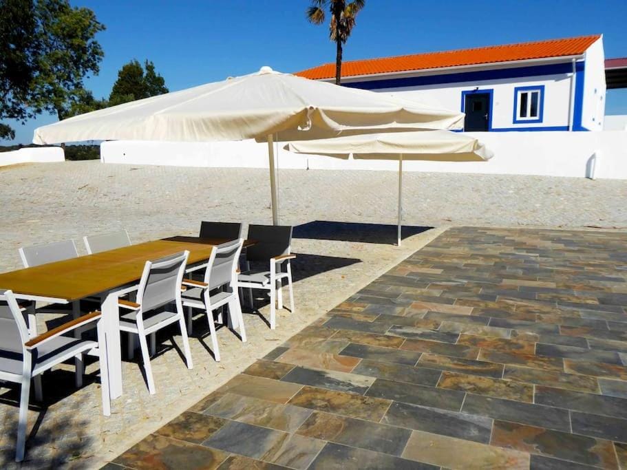 Patio, Off site, Banquet/Function facilities
