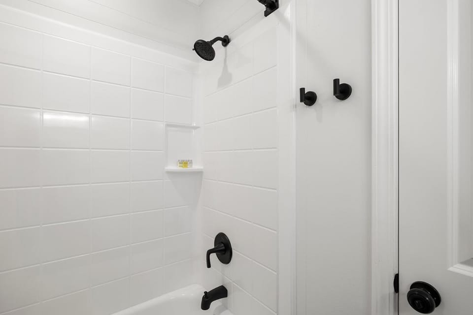 Shower, Bathroom, Swimming pool