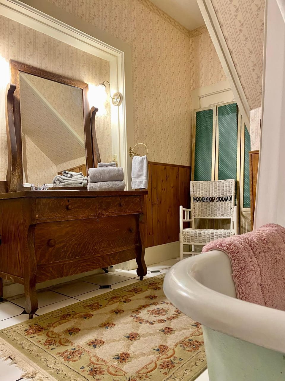 Bathroom, Bath, towels