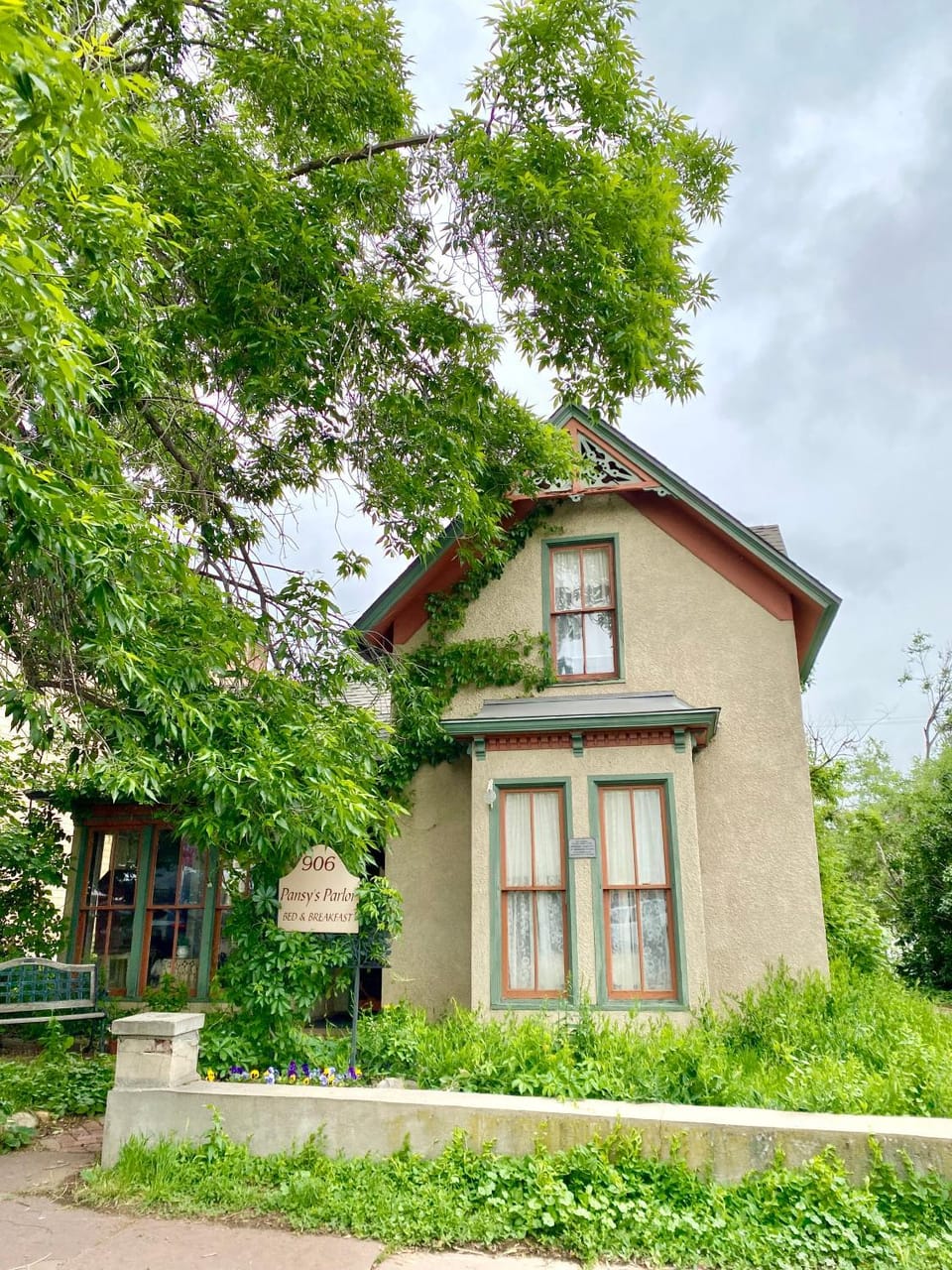 Property building, Spring, Street view