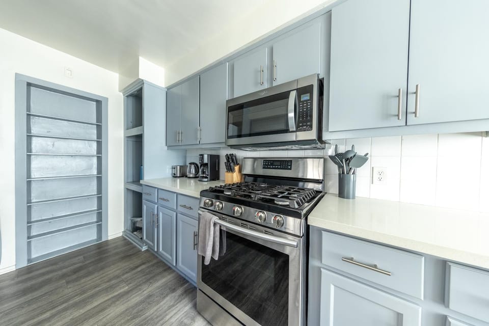 Kitchen or kitchenette, stove, kitchen