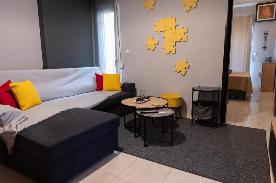 Living room, Photo of the whole room