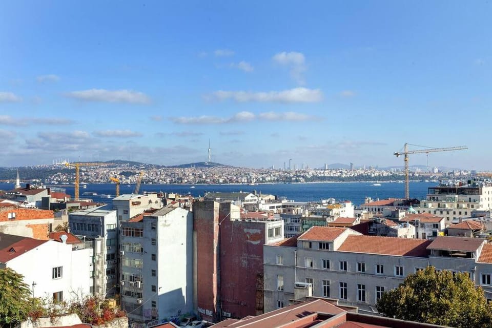 Bosphorus view, central location Apartment in Istanbul