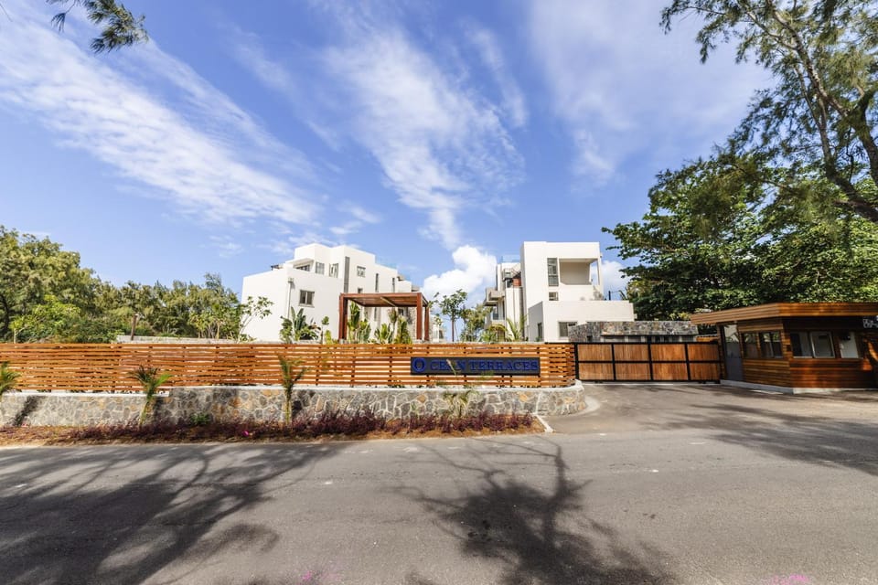 Ocean Terraces Apt A1 - Your Beachfront Bliss - Brand NEW Apartment in Flacq District, Mauritius