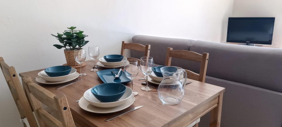 TV and multimedia, Living room, Dining area