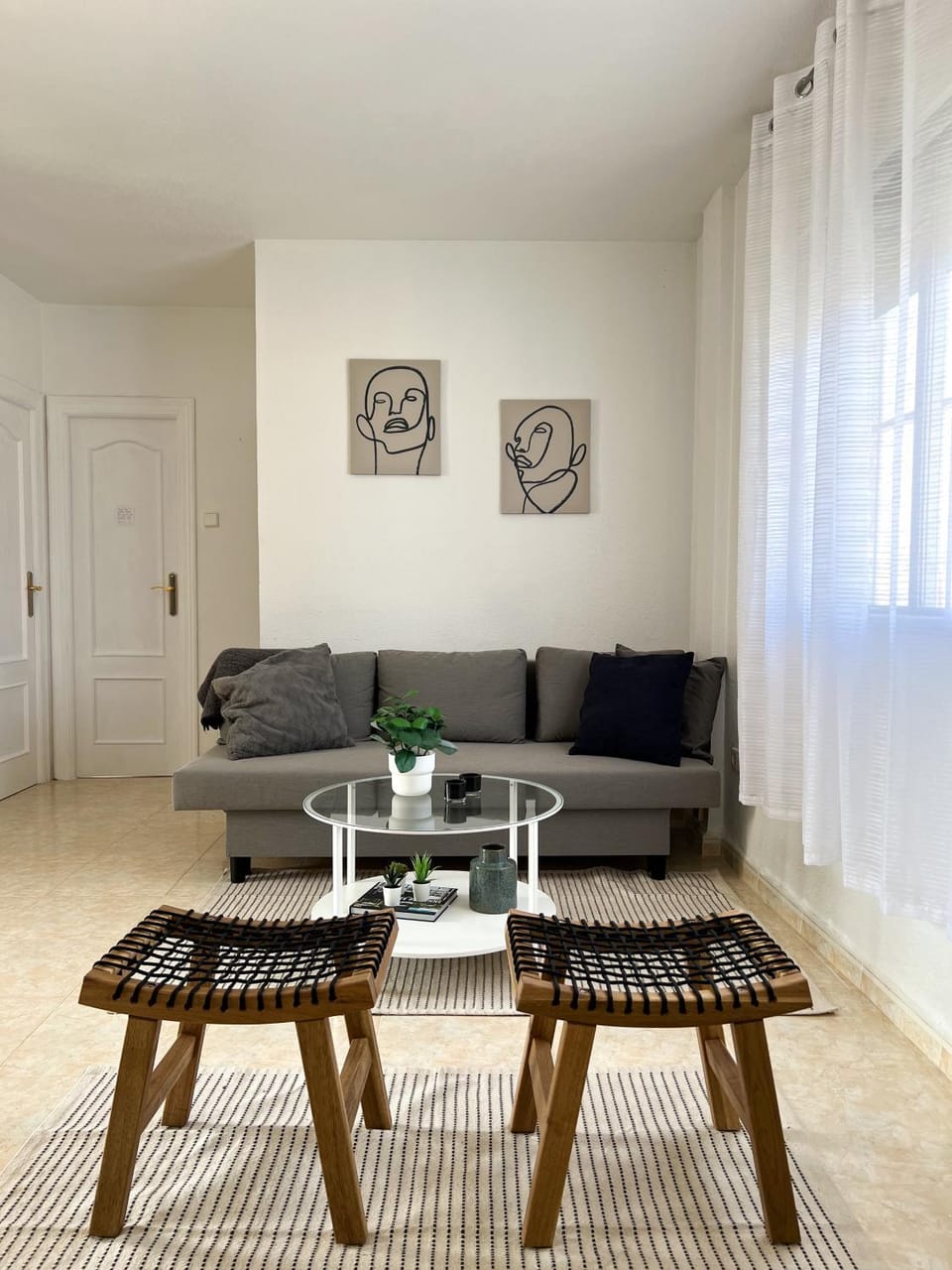Living room, Seating area