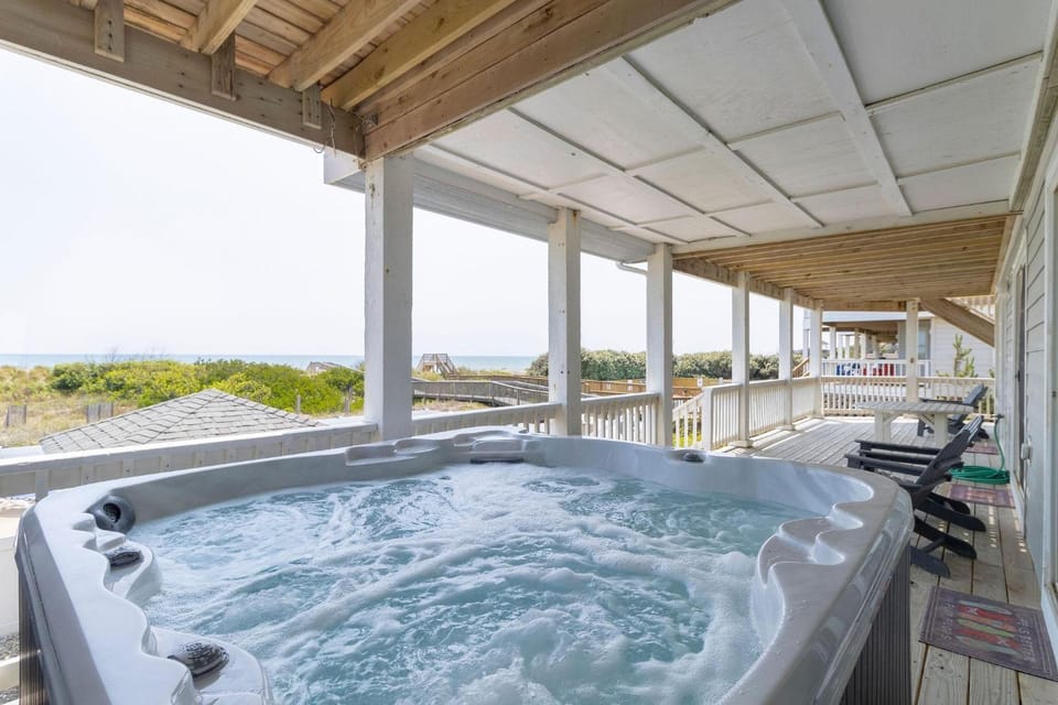 Paws and Claws House in Corolla